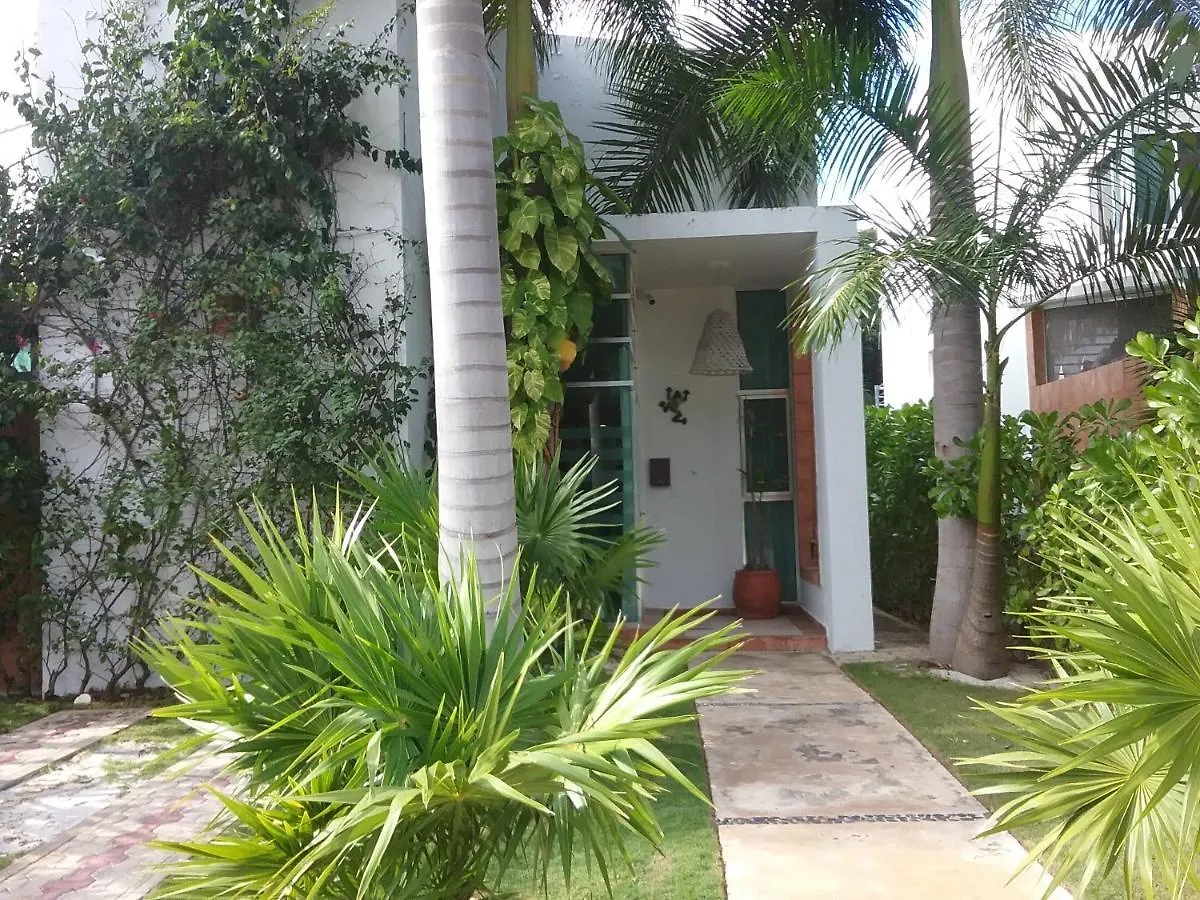 Bed and Breakfast Casa Rioja Playacar Плая-дель-Кармен Мексика